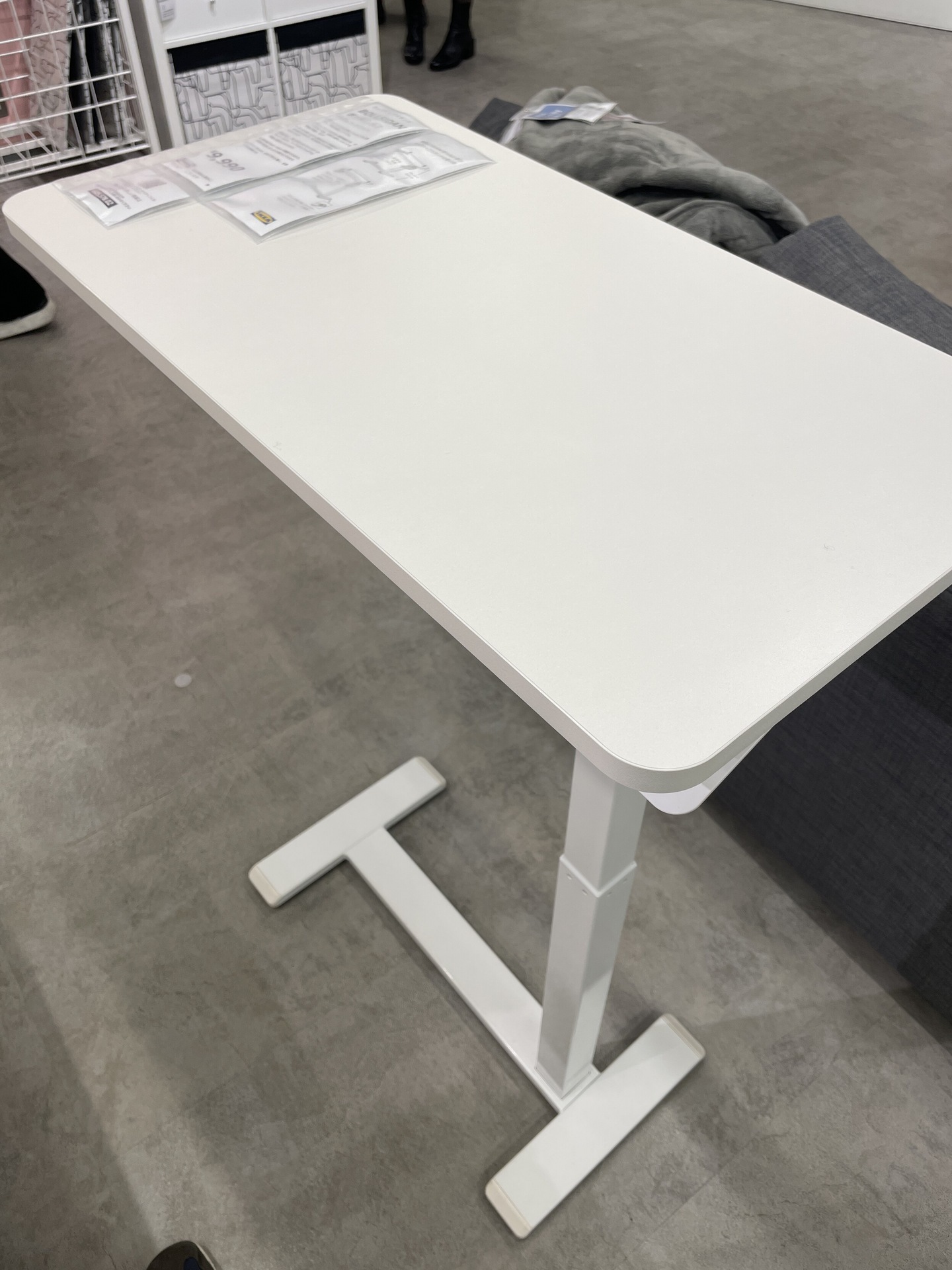 IKEAのミニ昇降デスク BOLLSIDAN を買ってみた - あっきぃ日誌