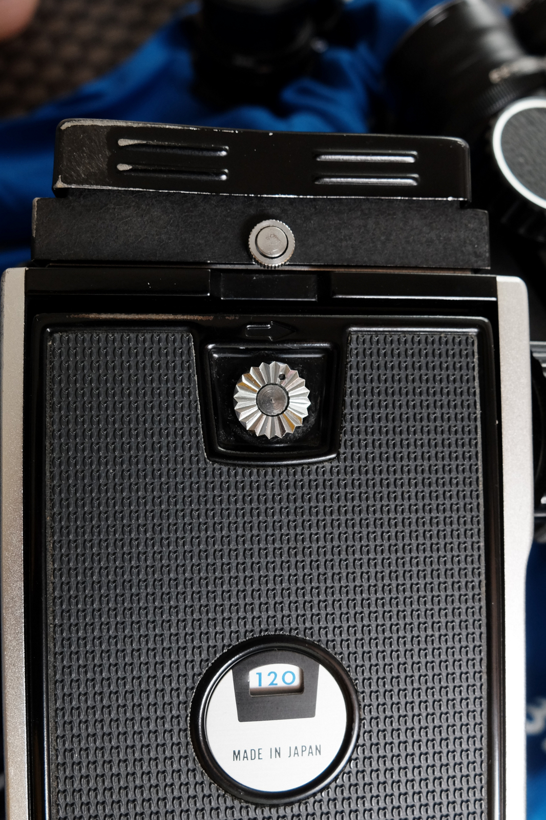 Mamiya レンズ交換式 二眼レフ C220, C330 備忘録（後篇-①） - Foto