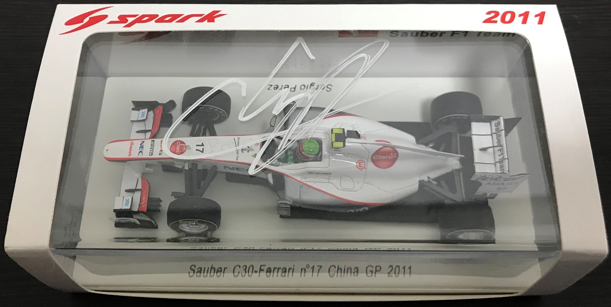 サイングッズ購入検討の参考に 直筆サイン ペレス編 - F1観戦記 海外GP