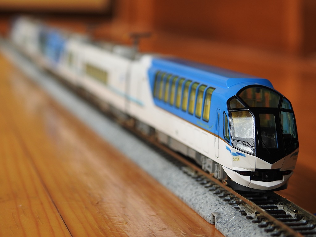 TOMIX】近鉄50000系”しまかぜ” 室内灯を取り付け - 新つなぐ☆ひろがる