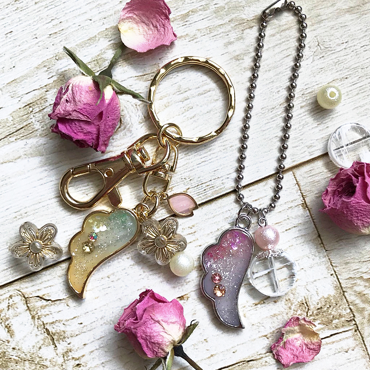 ゆめかわ♡天使の羽根のキーホルダーの作り方 - UVレジン店員が教える