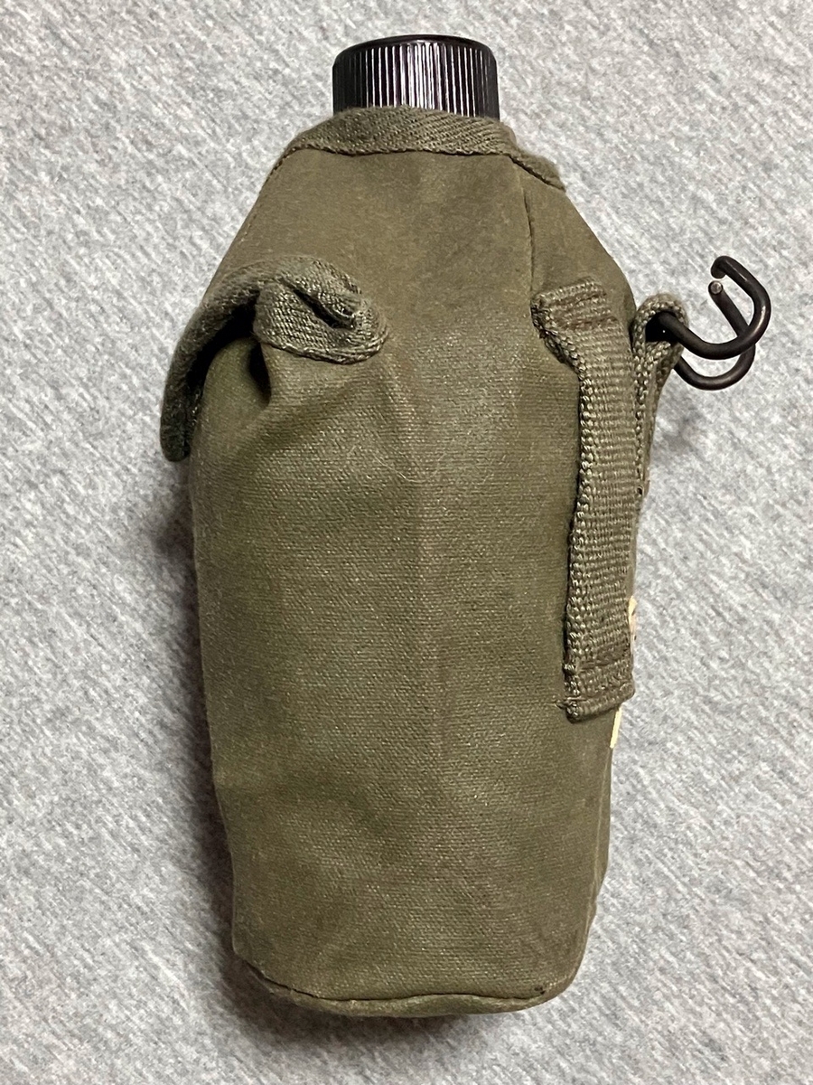 古いモデルです！【自衛隊装備品】陸上自衛隊水筒セット（水筒覆い