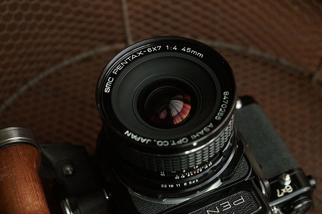 PENTAX67用レンズ smc PENTAX-6x7 45mm f4がやってきた - カメラが