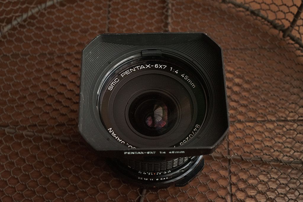 PENTAX67用レンズ smc PENTAX-6x7 45mm f4がやってきた - カメラが