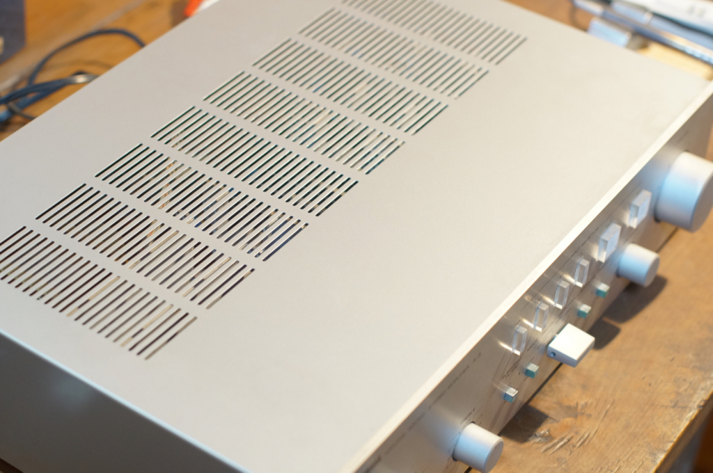 YAMAHA A-5 おしゃれでカッコいいプリメインアンプを買った。 - 古い