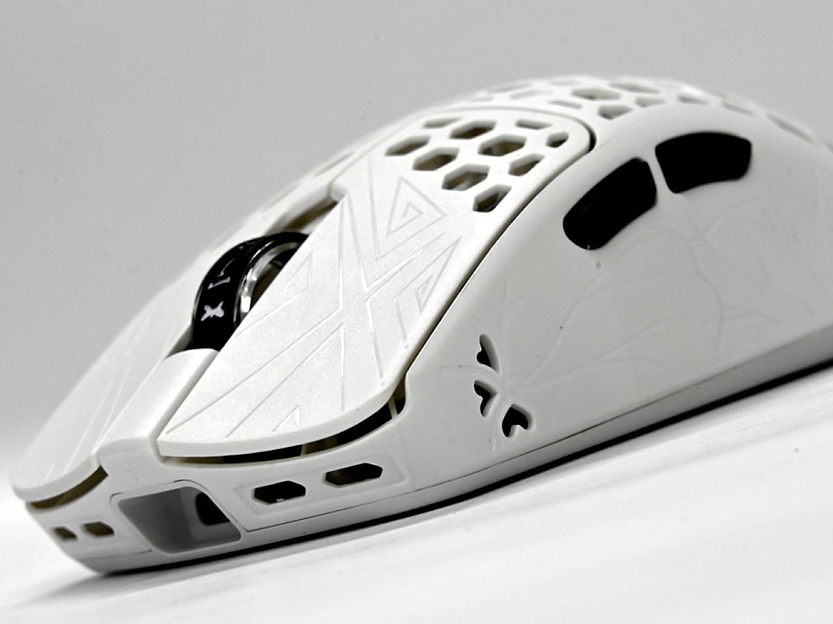 40gカーボン採用「AKITSU MEDIUM」発売｜8K対応ワイヤレスゲーミング