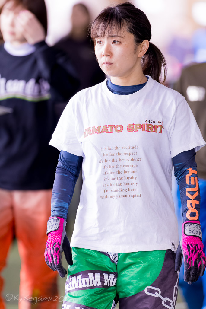 守屋美穂3連勝の9R！の2日目後半ピットから - BOAT RACE ビッグ