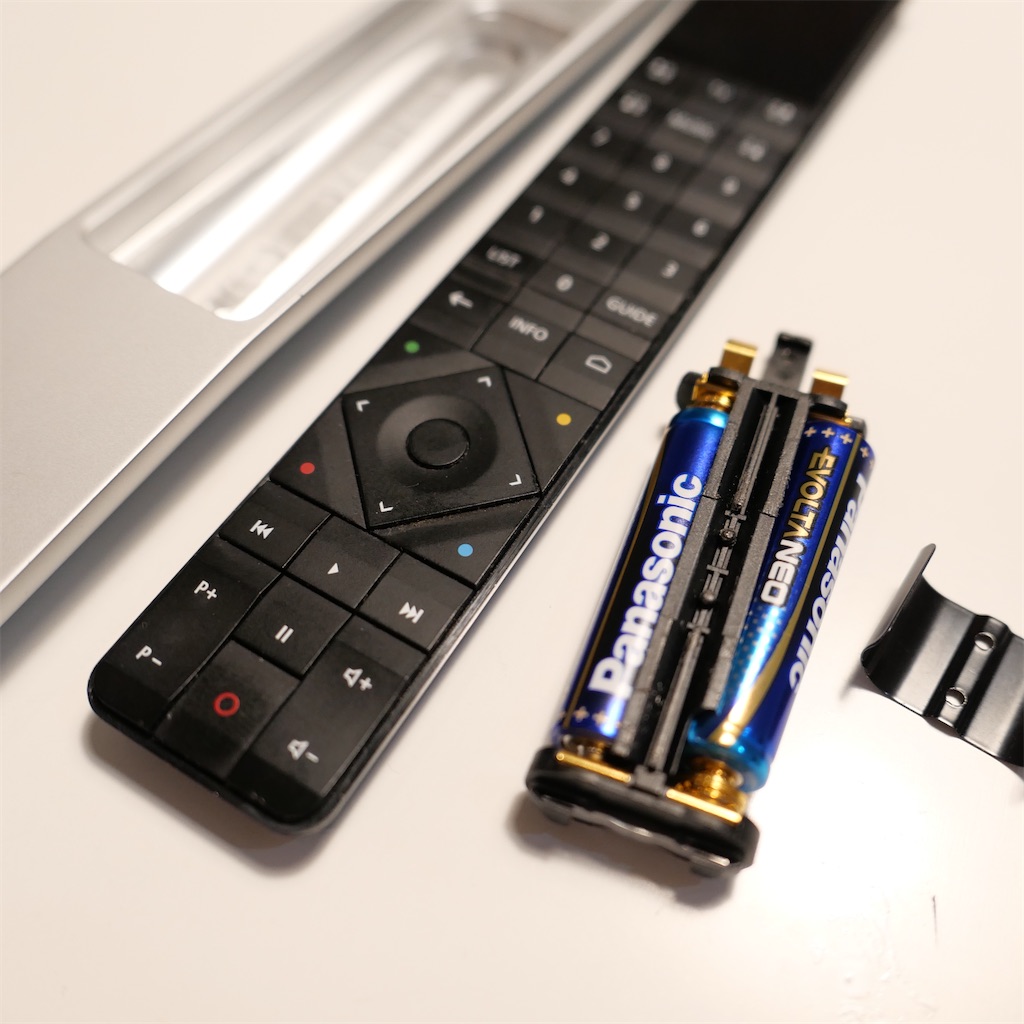 bang&olufsen beoremote one (2015-/desinged by Torsten Valeur/David