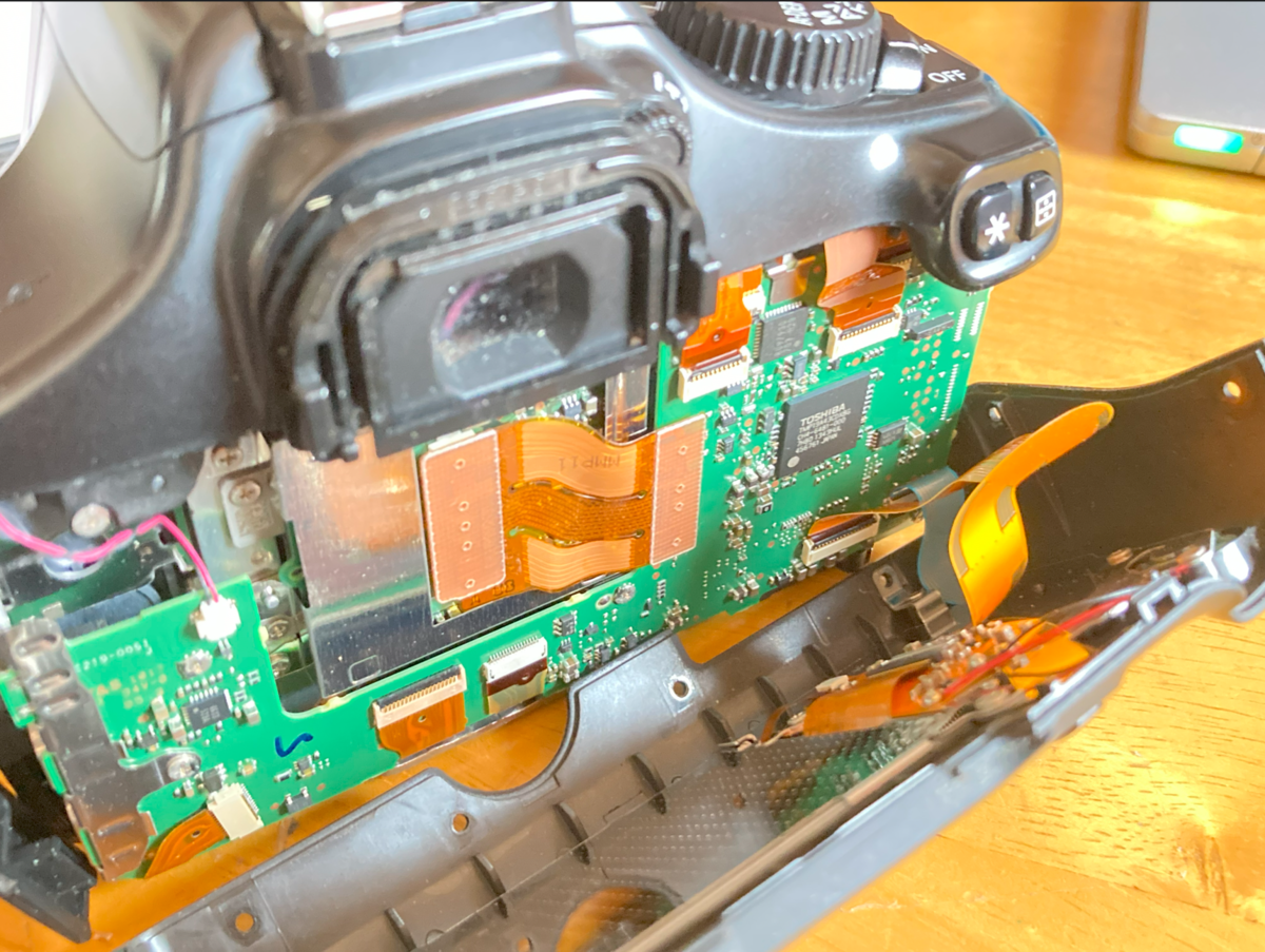 Canon EOS Kiss X50のモードダイアルの働きがおかしく分解掃除（分解