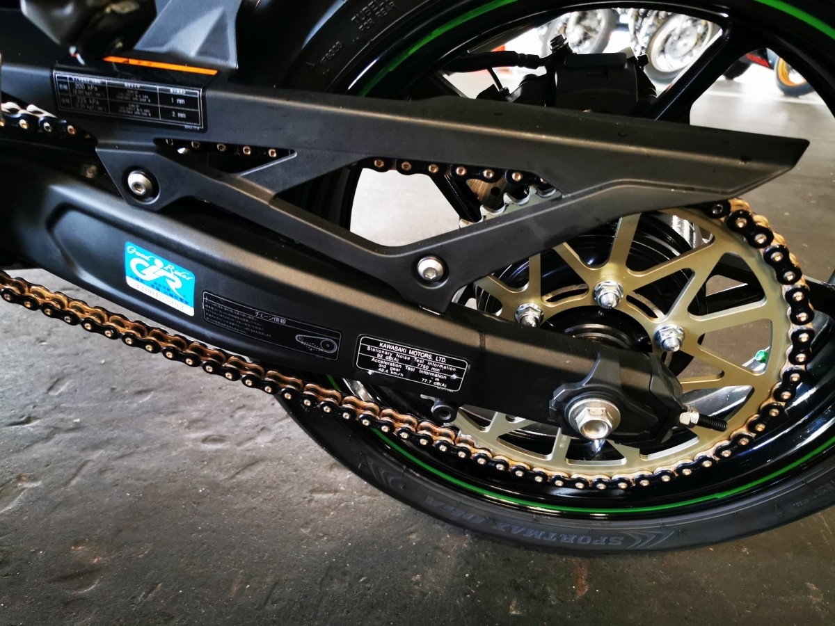 ZX-25Rにサンスターの専用スプロケとスリードチェーン入れた - クッソ
