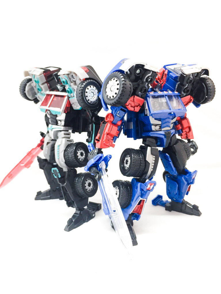 トランスフォーマー：Botcon2012 シャッタードグラス ウルトラマグナス