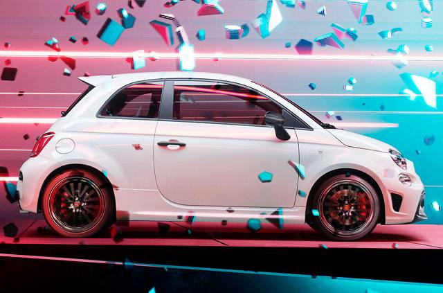 フィアット新型500】最強!「アバルト695」2023年3月14日日本発売！最新