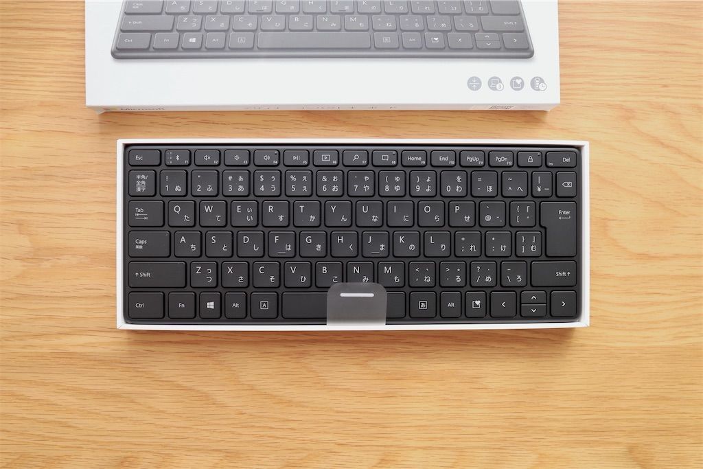 マイクロソフトのデザイナーコンパクトキーボードをレビュー