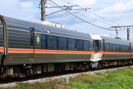 特急しなの10号が383系4両+4両で運転 - ガタゴト日誌