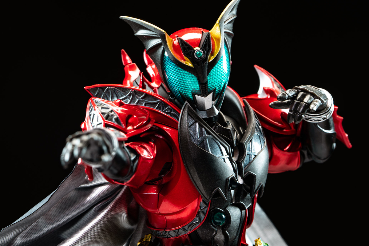 S.H.Figuarts 真骨彫製法 仮面ライダーダークキバ レビュー - ヒロバン