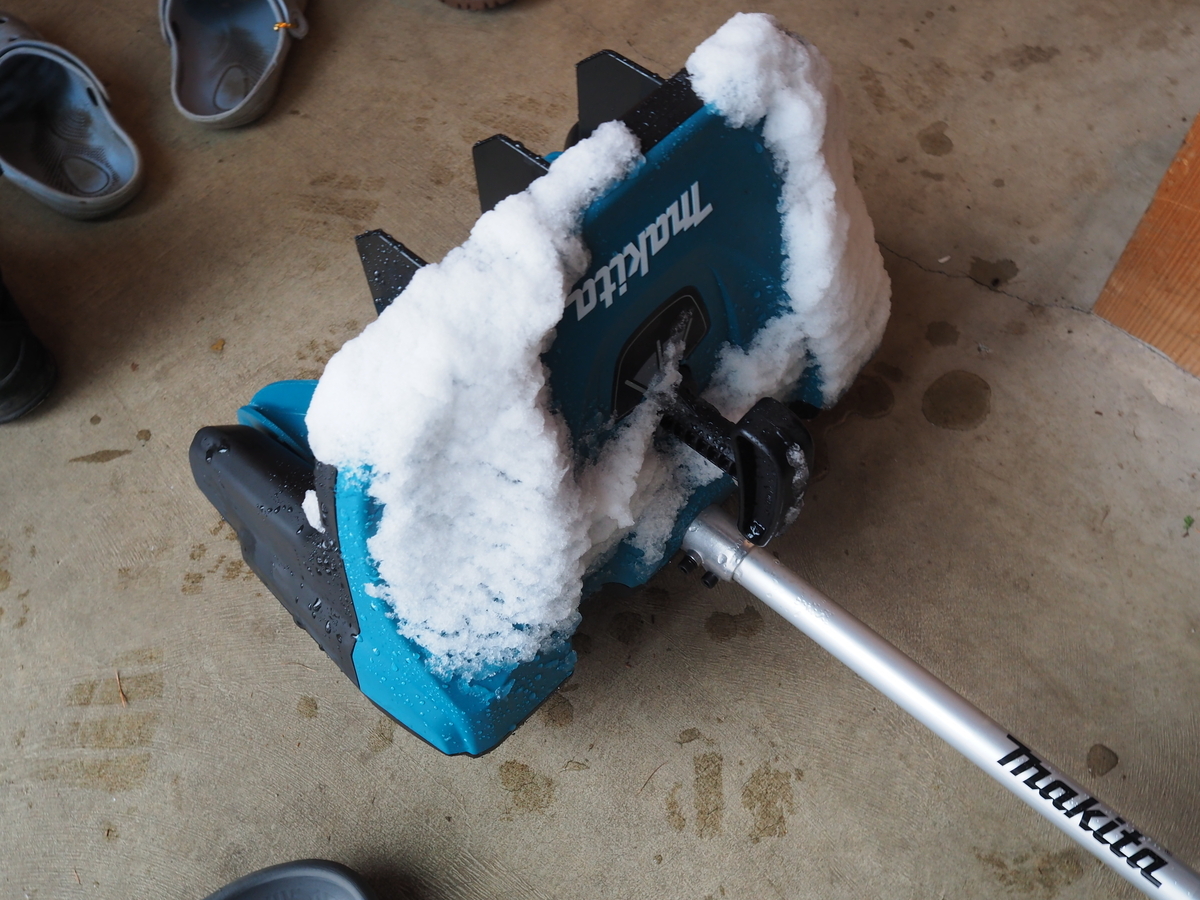 マキタ SN400MP 除雪アタッチメントで除雪！ - 道具が先か