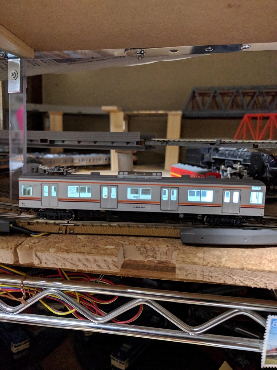 室内灯 天井⇒下まわり配線 閃いたっ！ (205系 武蔵野線) - のほほん