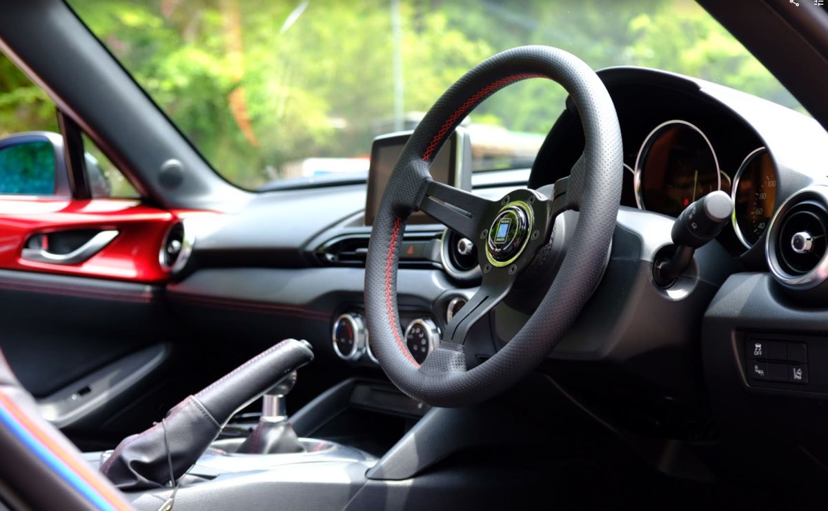 定番のナルディハンドルのご紹介 - ロードスターデイズ