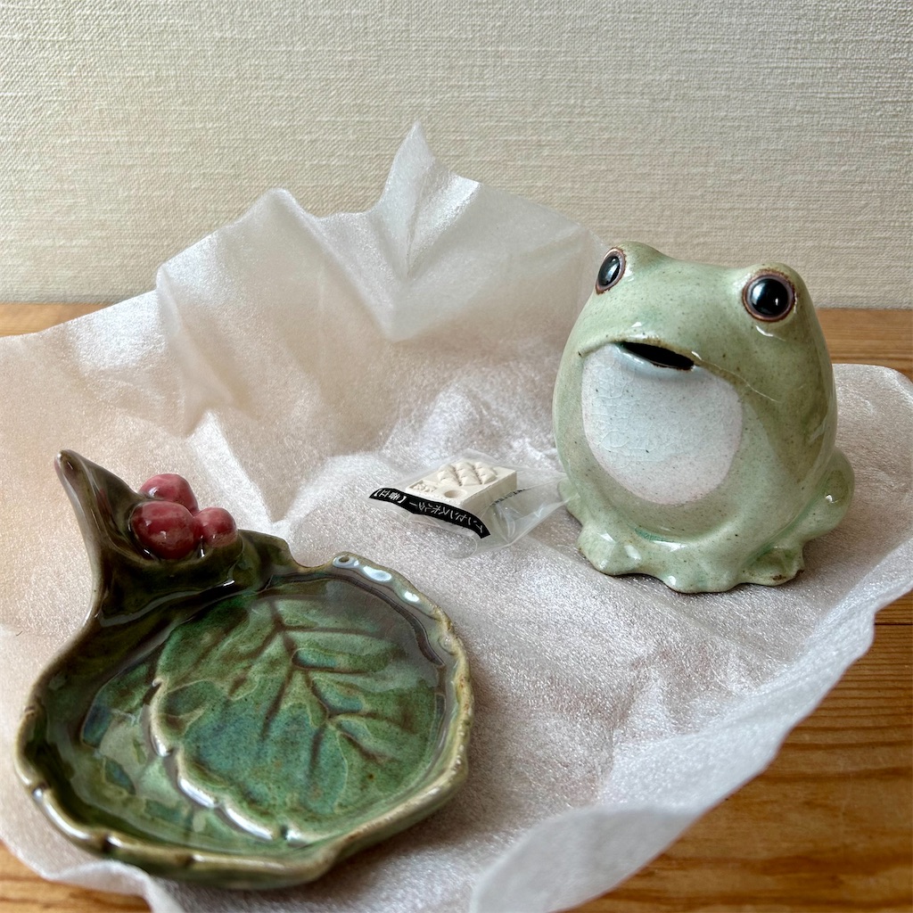 香文化の担い手「松栄堂」の香炉 - かえる - - 平日腰掛けOLのメモ帳