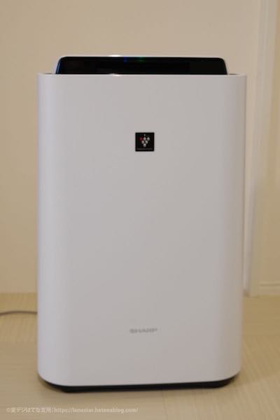 シャープの空気清浄機「KC-L50-W」を購入しました。薄型スリムで静音