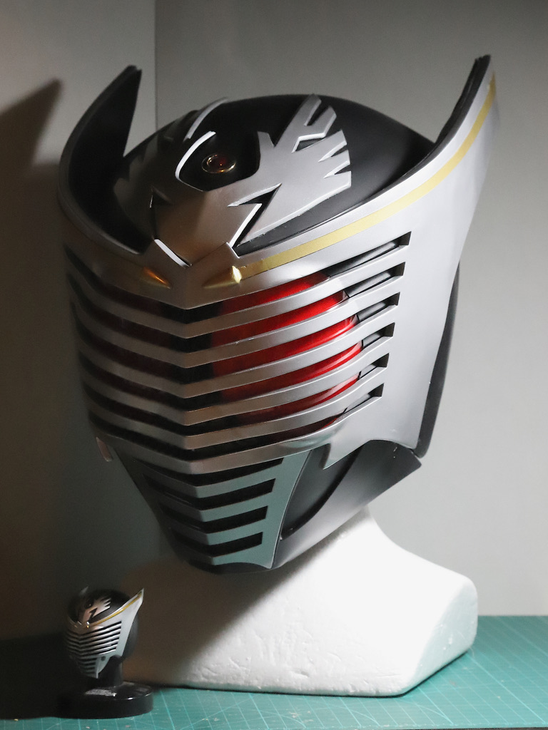 仮面ライダー龍騎を作る10 完成【マスク制作記】 - 創造人間 DIY