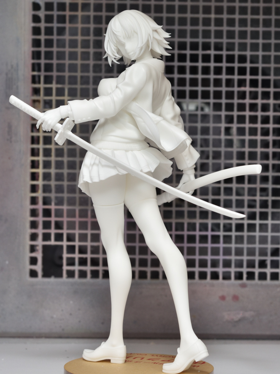 制服ジャンヌオルタ ガレージキット 完成 引き続き透け感のある塗装