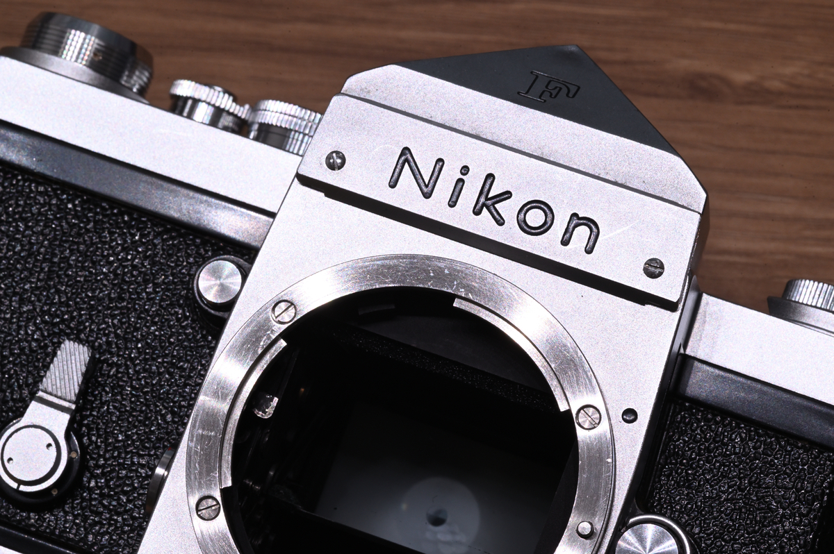 Nikon F最初期型(640万番代)の分解修理と中期型との比較 - にこらの
