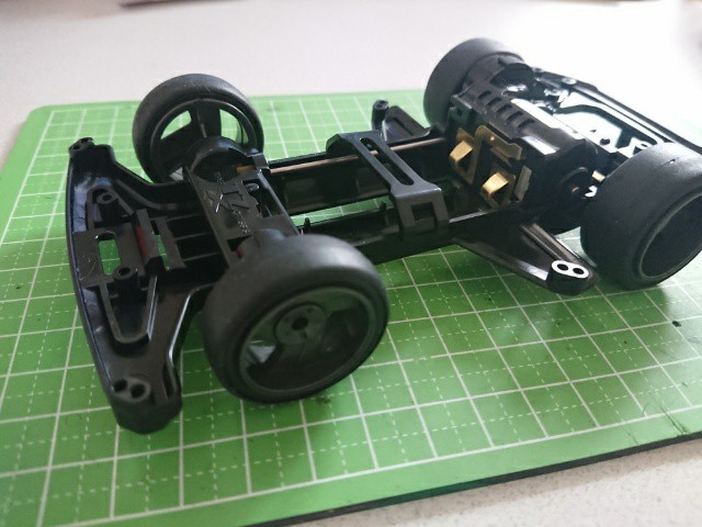 フルカウルミニ四駆25周年記念。スーパーTZ-X強化シャーシブラック