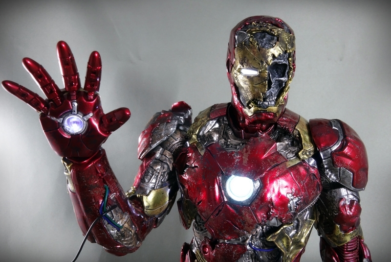 HOTTOYS 『スパイダーマン：ファー・フロム・ホーム』アイアンマン