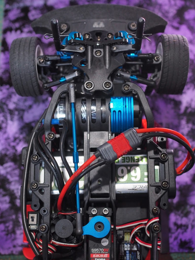 フタバのデジタルサーボS9570SVを7PXに繋げてSRモードに書き変えました