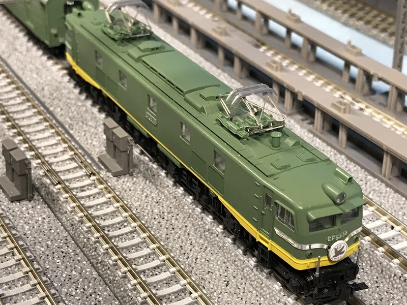 KATO特急「はと」青大将編成 入線！ - 休日の屋根裏