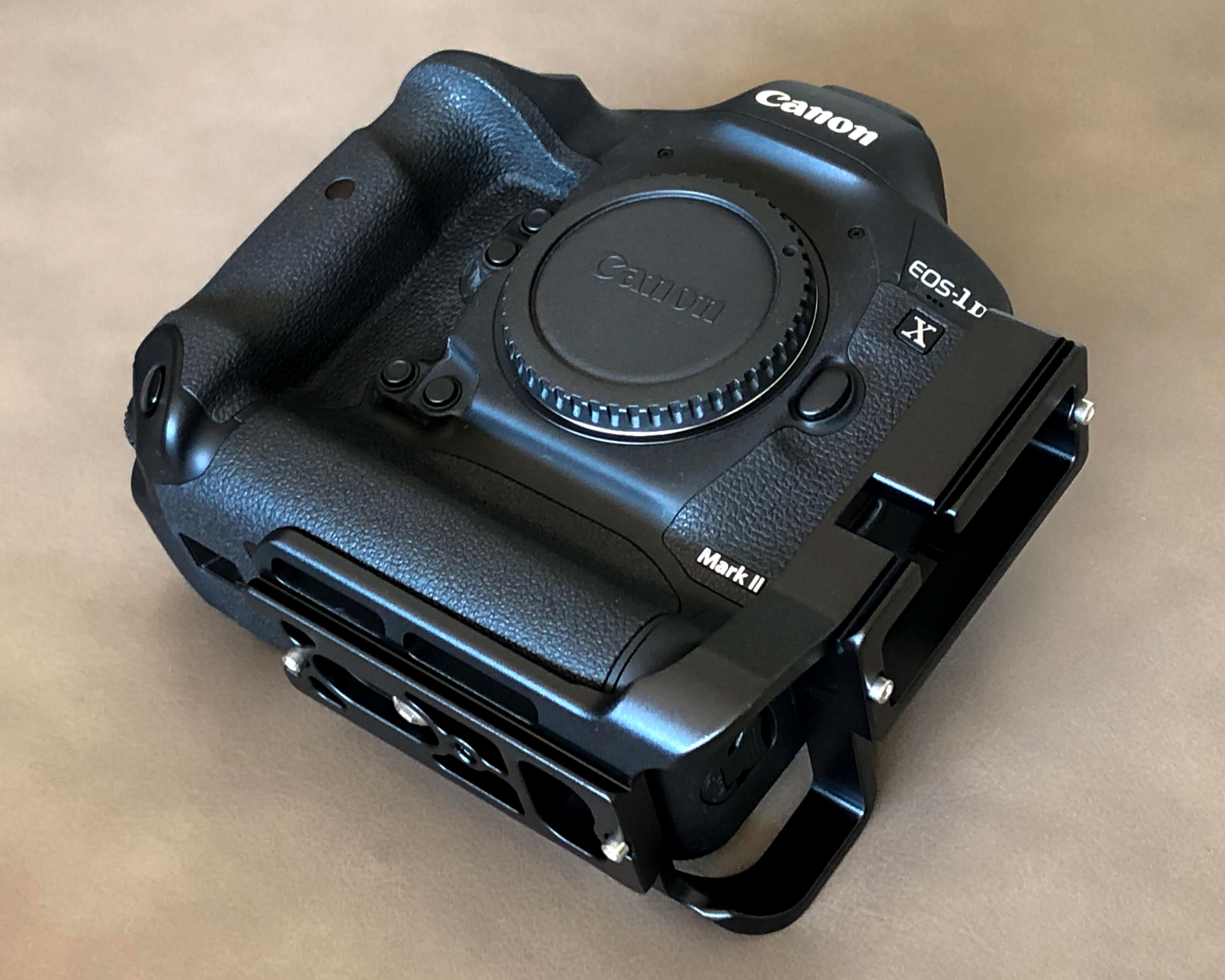 EOS 1D X MarkII 用Lブラケット（メーカー不詳） - pepe's blog