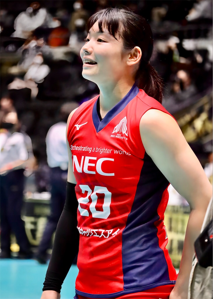 女子バレーボール】NECレッドロケッツ 井上琴絵がかわいい - 美人さん