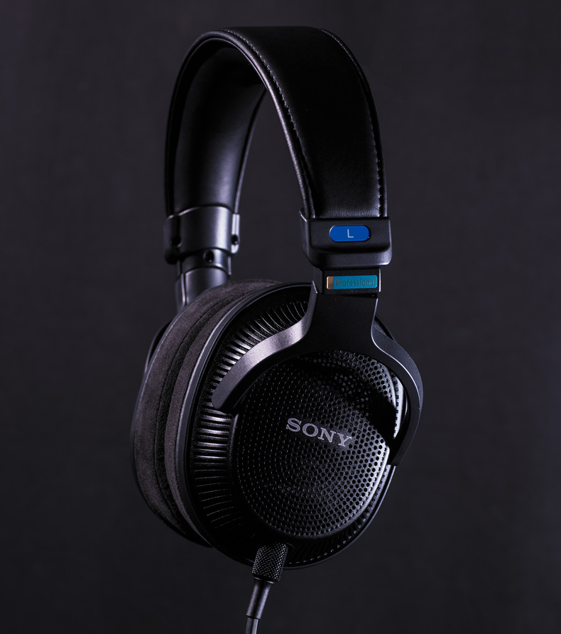 ソニーの「背面開放型」ヘッドホンMDR-MV1は、なぜ音楽制作に効くか