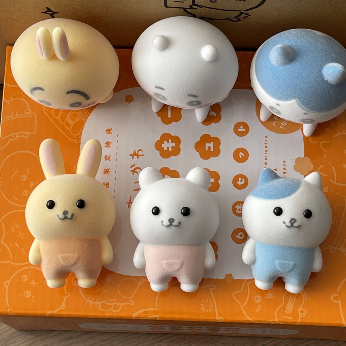 アニメちいかわ 豪華版1のBlu-rayが到着！アクリルブロックと