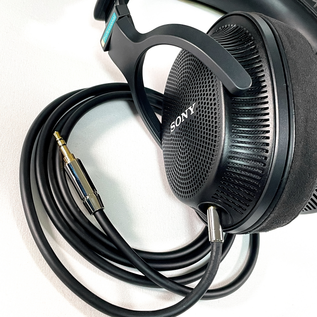 SONY 『MDR-MV1』レビュー。SONY初の開放型モニターは魂の一本