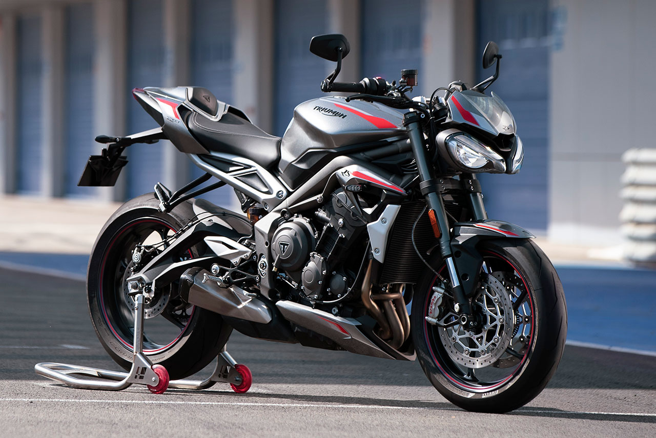 トライアンフ、新型ストリートトリプルRSを発表。Moto2譲りのエンジン
