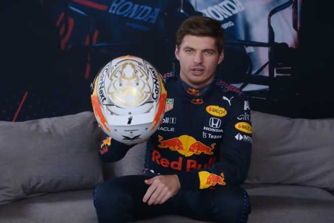 F1動画】フェルスタッペン、初チャンピオンを記念した2022年仕様の