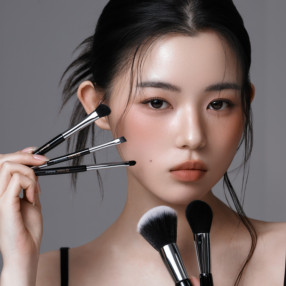 STUDIO17 ポータブルメイクアップブラシセット | OLIVE YOUNG Global