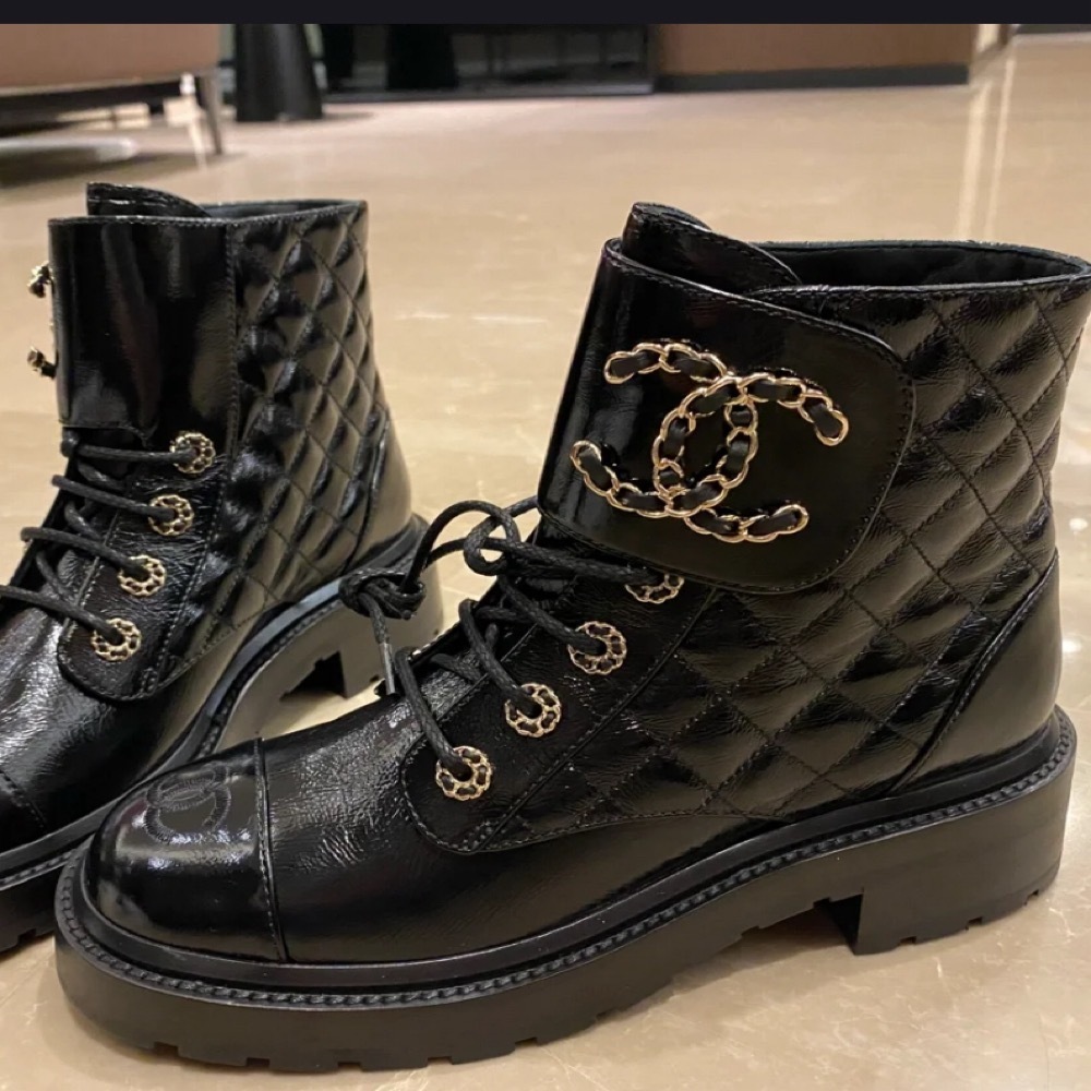 上品さの極み！【CHANEL】 ショートブーツ (CHANEL/ショートブーツ