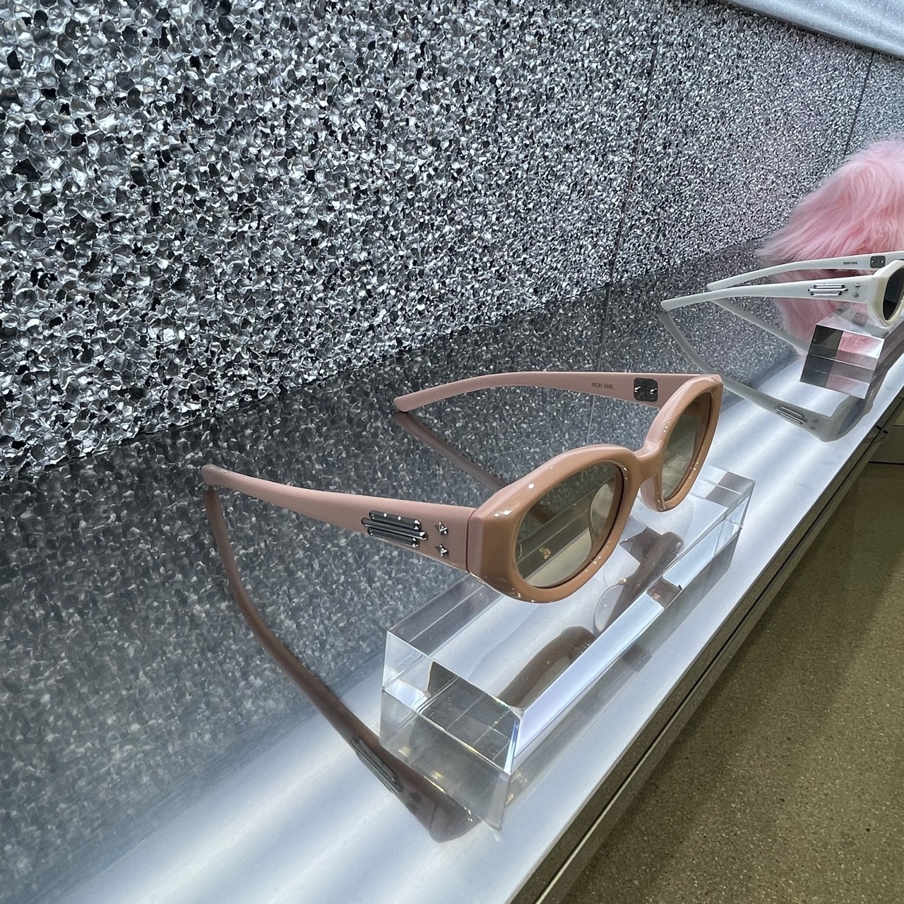 Gentle Monster x Jennie】 Fishtail P7 PINK☆JENTLE SALON (Gentle