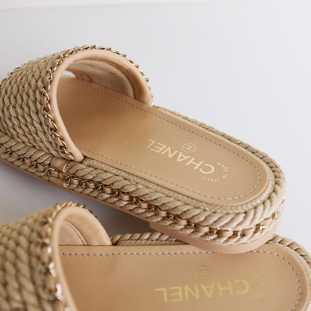 CHANEL】シャネル CC チェーン プラットフォーム スリッパ (CHANEL