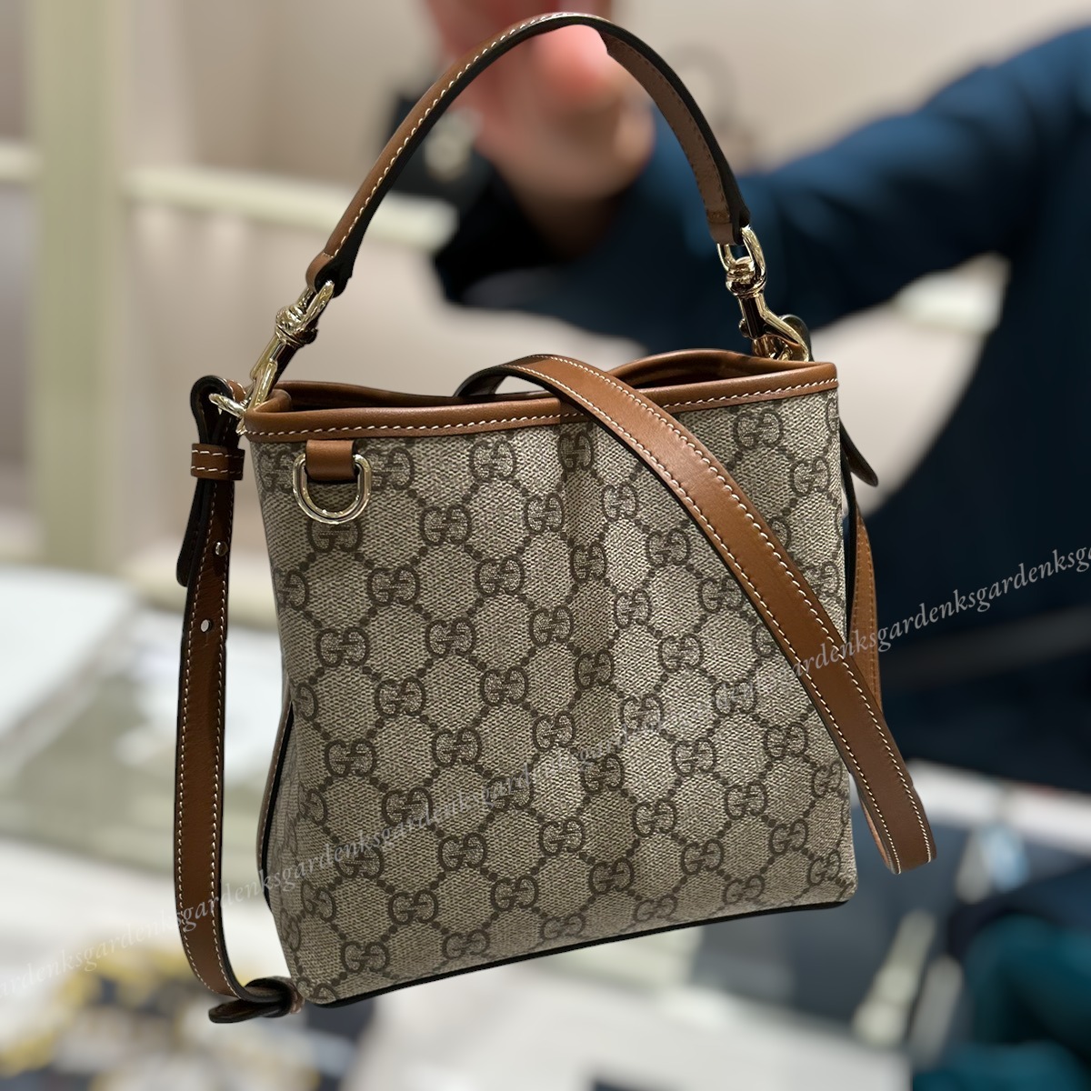 すぐ届く！GUCCI〔GGエンブレム〕ミニ バケットバッグ (GUCCI