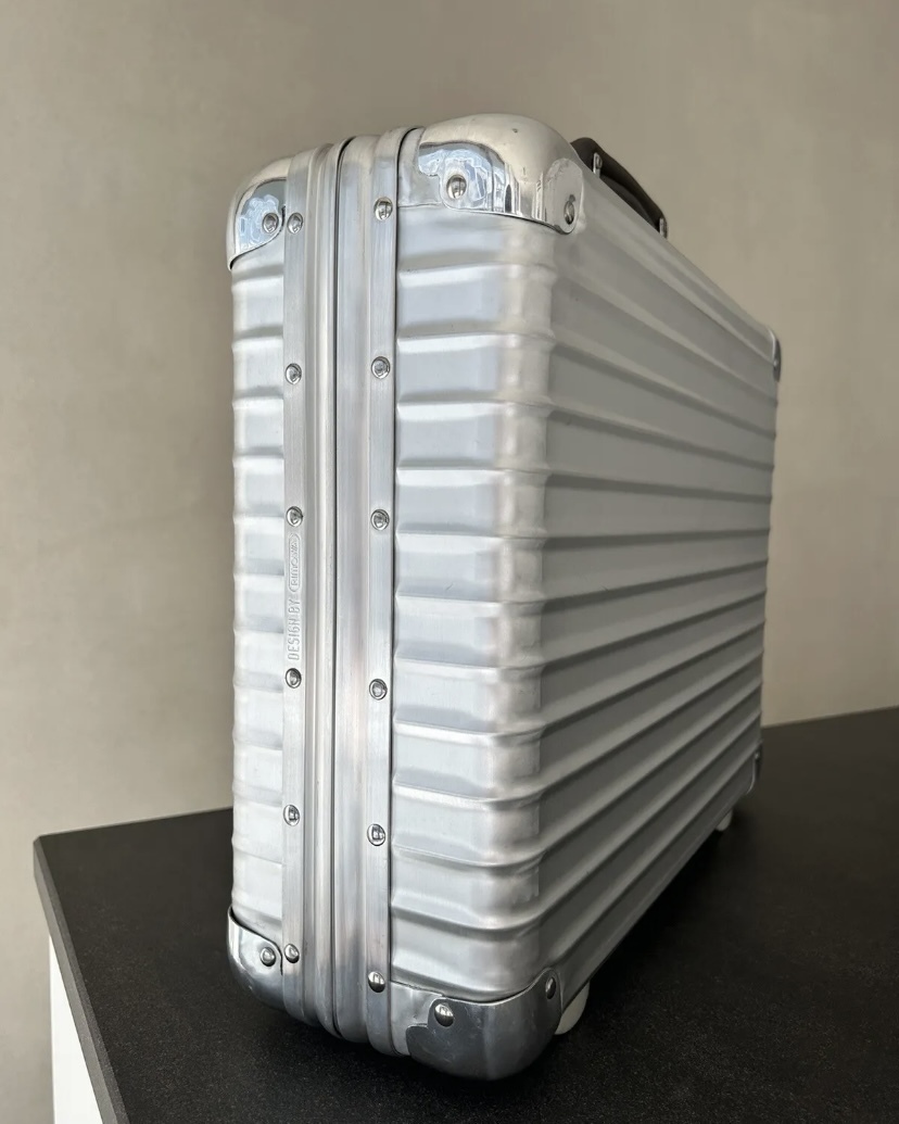 RIMOWA】Classic Flight アタッシュケース アルミニウム (RIMOWA