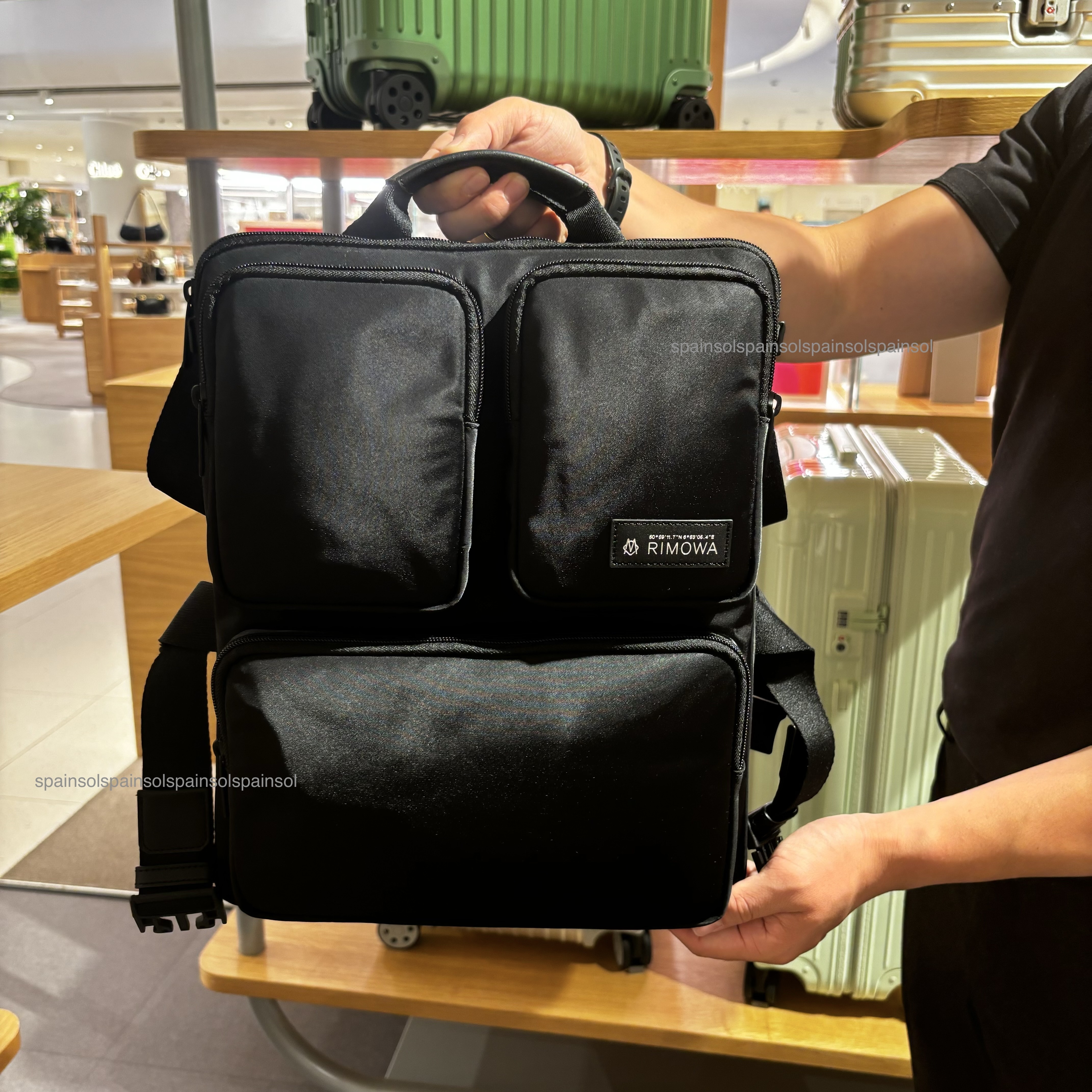 RIMOWA 】 Cabinスーツケース用ハーネスにもなる兼用バック！ (RIMOWA