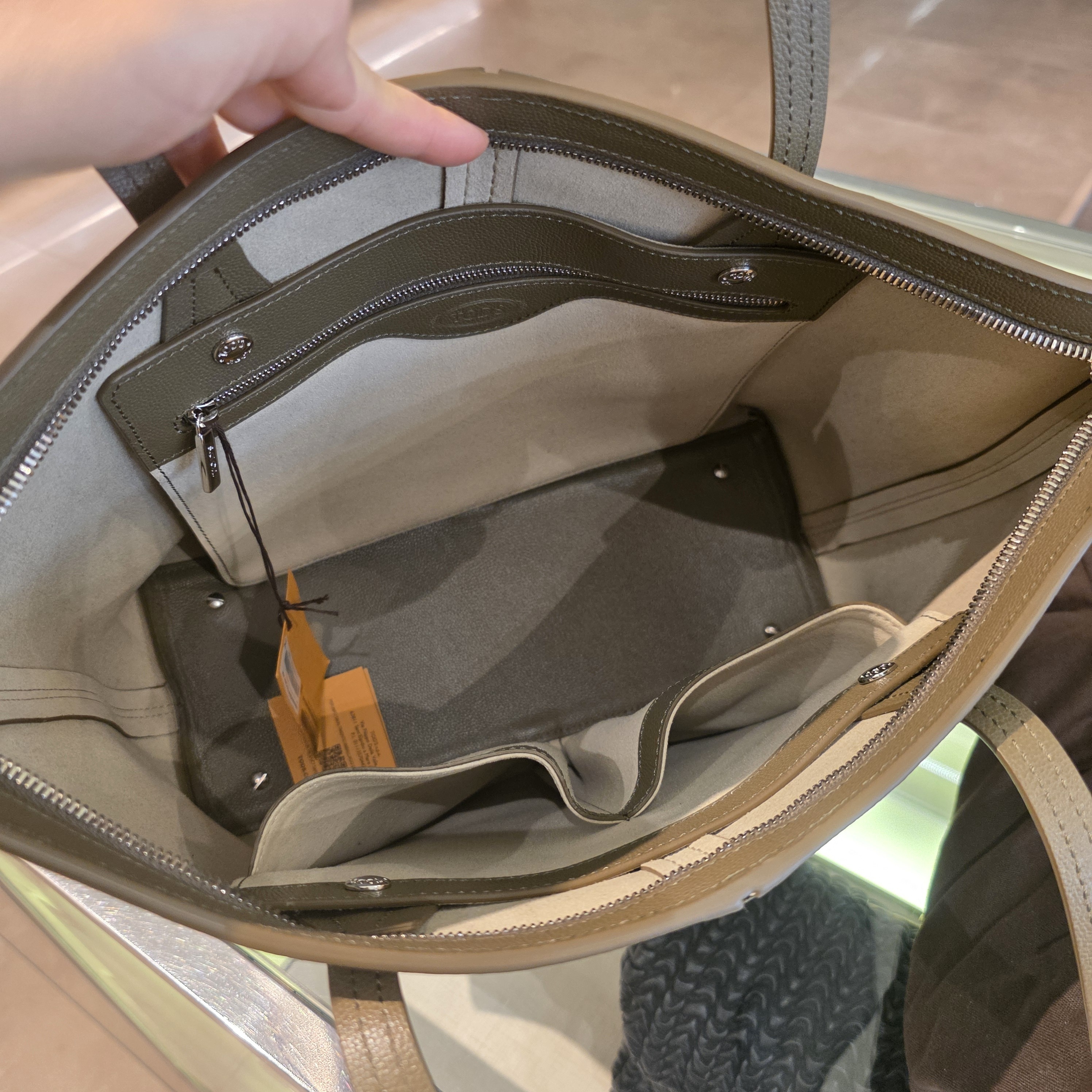 DHL速達】TOD'S ZIP トート 通勤/通学OK◎ アウトレット特価！ (TOD'S