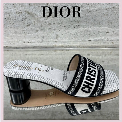 ホワイト（白）系 Dior(ディオール) サンダル・ミュール(レディース