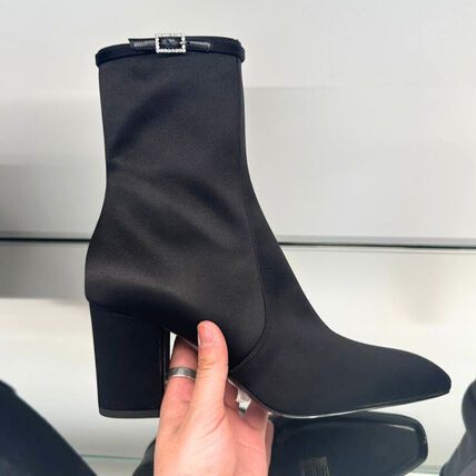 Saint Laurent(サンローラン) ショートブーツ・ブーティ(レディース