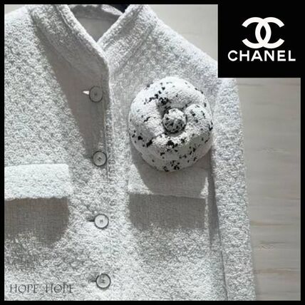 ホワイト（白）系 CHANEL(シャネル) ブローチ・コサージュ(レディース