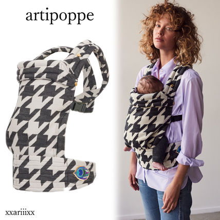 ブラック（黒）系 artipoppe(アーティポッペ) 抱っこ紐・スリング